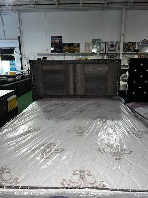 Janine Queen Bedroom Set