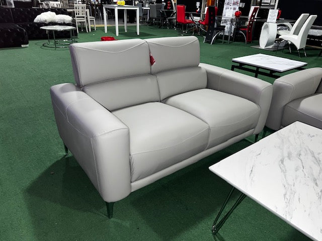 Glenmark Livingroom Set