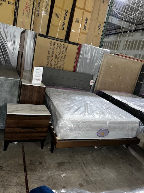 Mays Queen Bedroom Set
