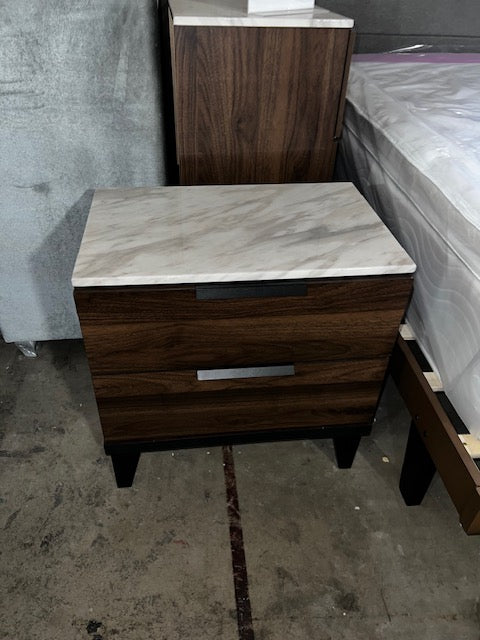 Mays Queen Bedroom Set