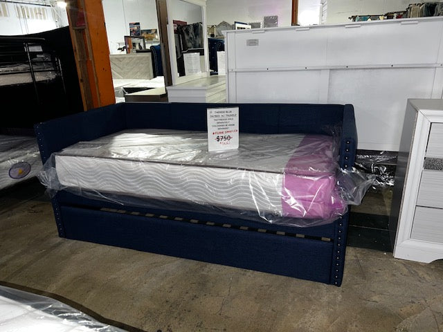 Therese Daybed