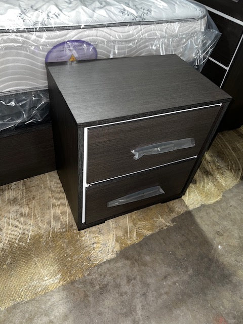Sharpee Queen Bedroom Set