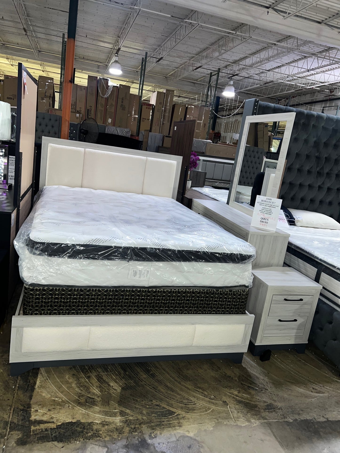 Queen Jouri Bedroom Set