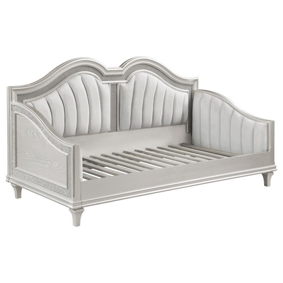 Evangeline Upholstered Twin Daybed