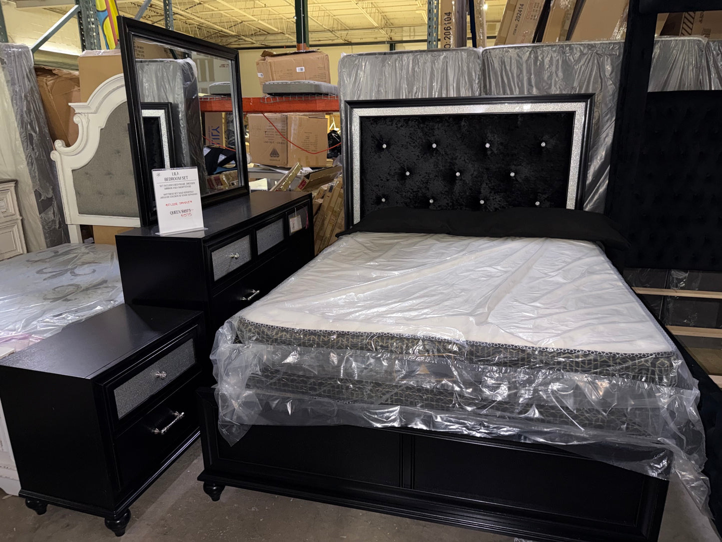 Lila Queen Bedroom Set