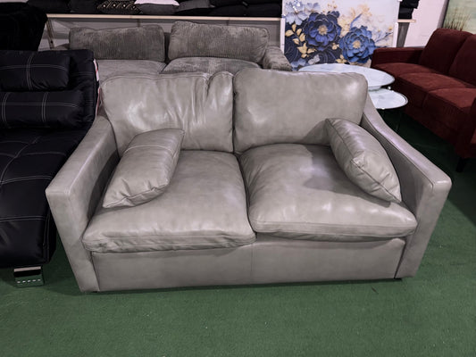 Greyson Loveseat